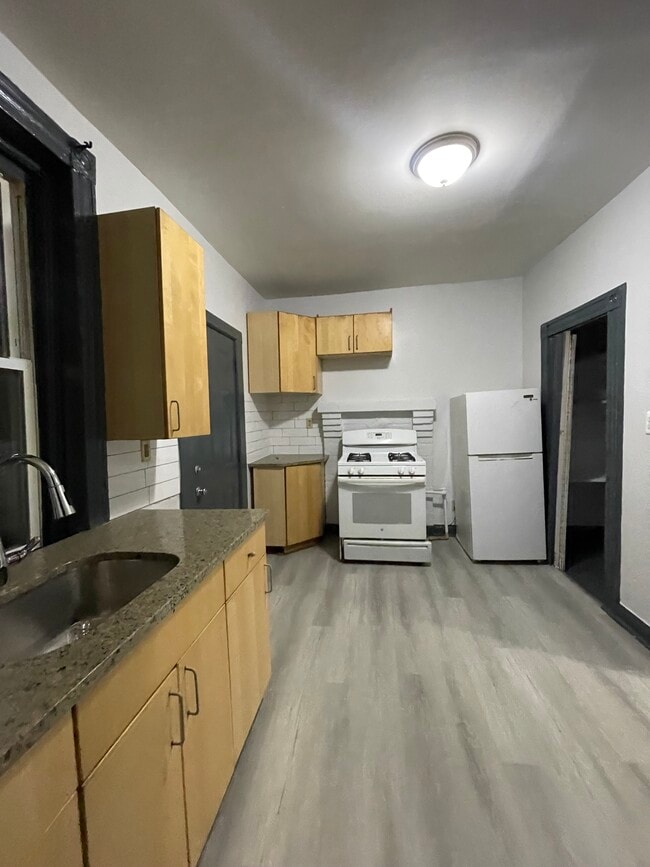 Unit 1Unit 1 - 9 Ellington St