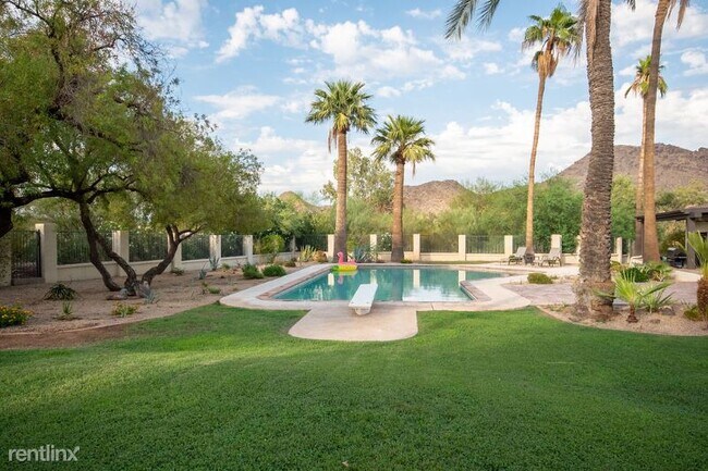 Building Photo - 4 br, 3.5 bath House - 5000 E Road Runner Rd