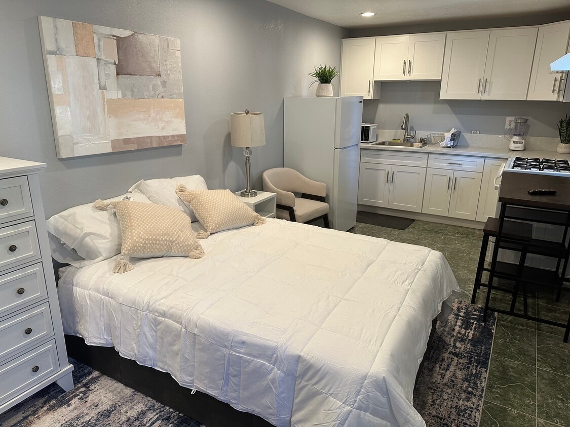 BEDROOM - 13601 Oxford Ct (Chino, CA)