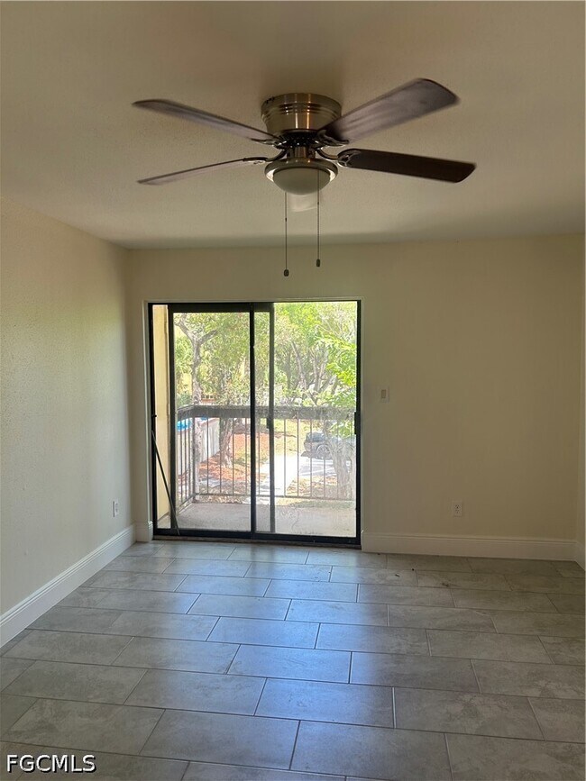 Foto del edificio - 2875 Winkler Ave