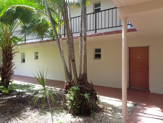 Foto del edificio - 506 Davis Rd