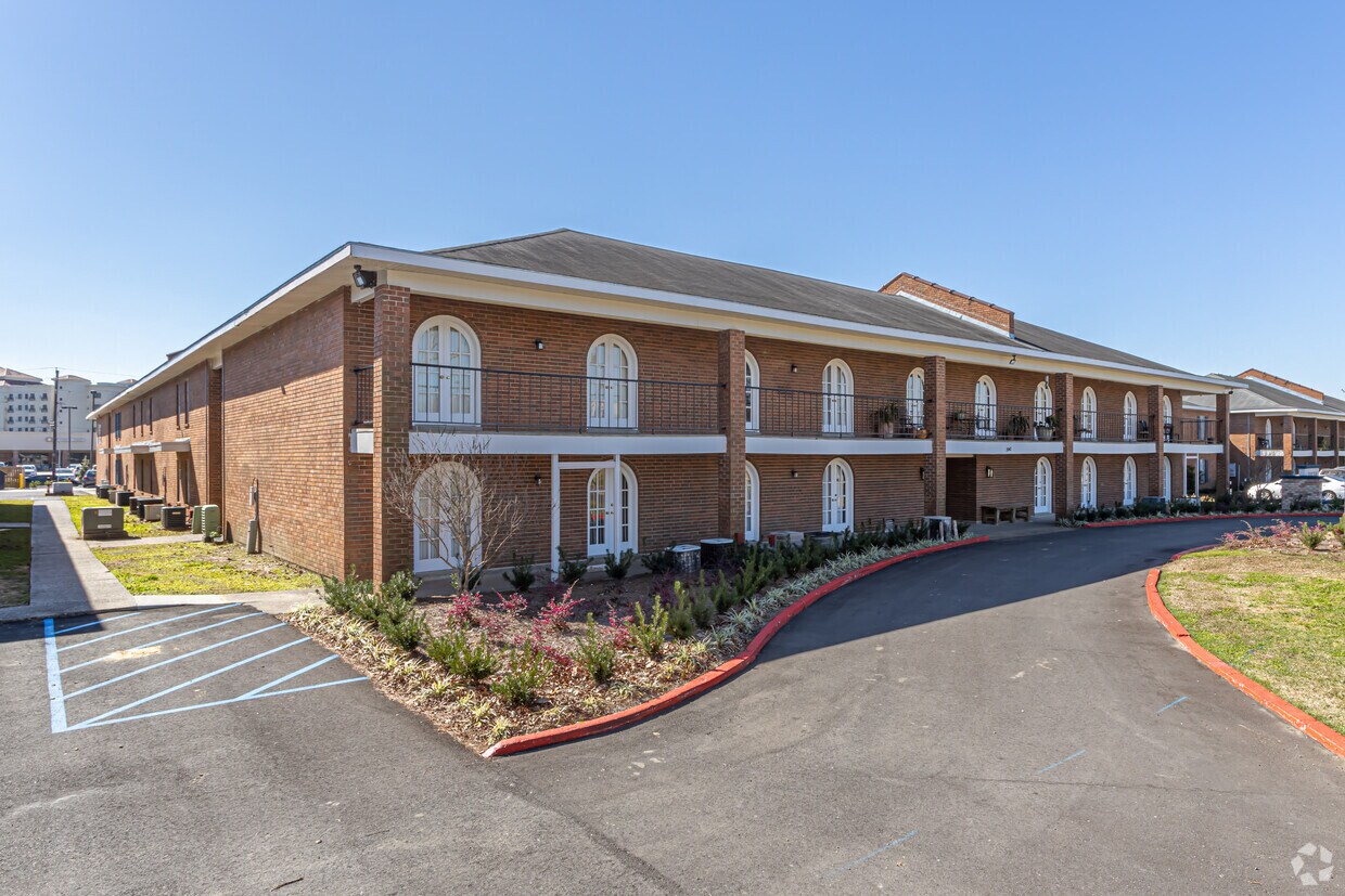 Tiger Pointe Apartments at 3964 Gourrier Ave Baton Rouge, LA