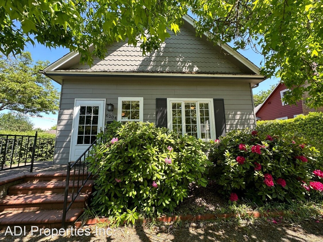Primary Photo - 2 br, 2 bath House - 6204 SE 46th Ave.
