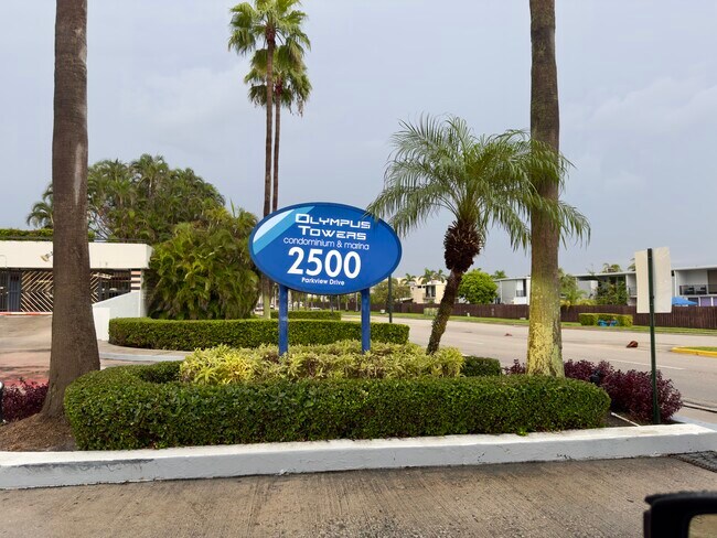Building - 2500 Parkview Dr
