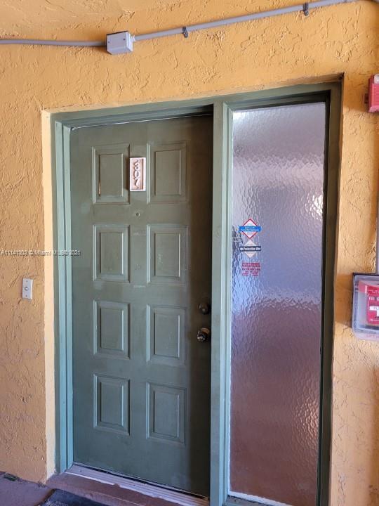 Building Photo - 3860 Coral Tree Cir