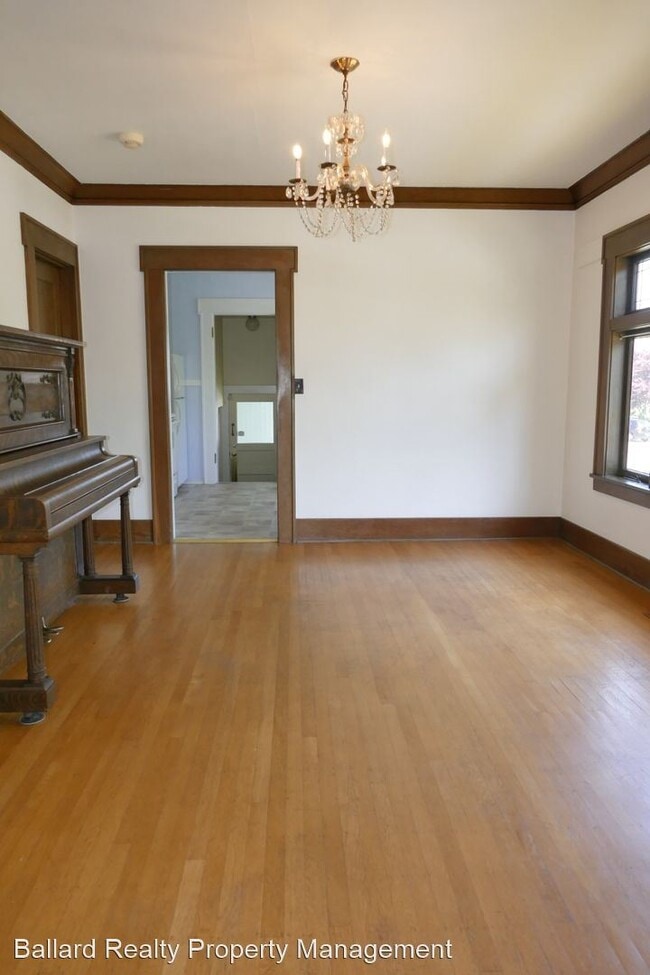 Building Photo - 4 br, 2.5 bath House - 2158 N 50th Street
