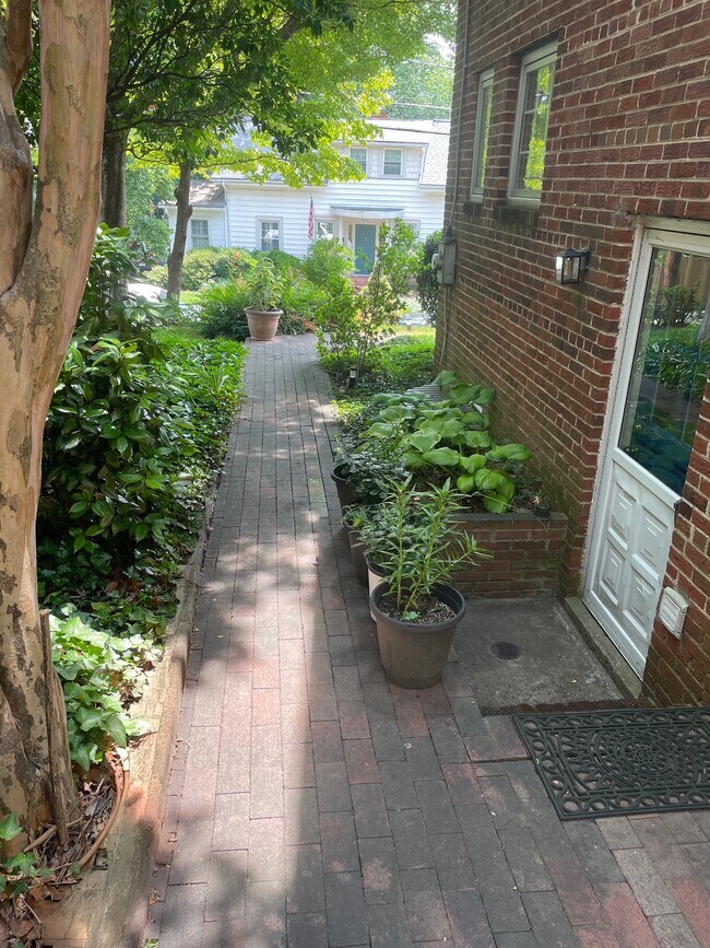Foto del edificio - 2502 Sanford St