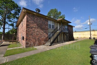 Building Photo - 2150 N Sherwood Forest Dr