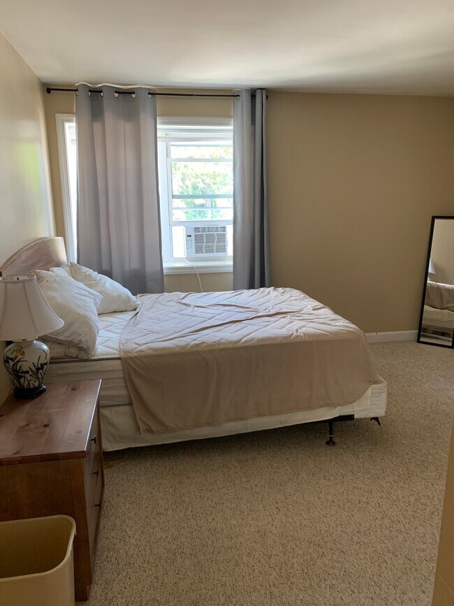 Foto del edificio - 96 E Grand Ave