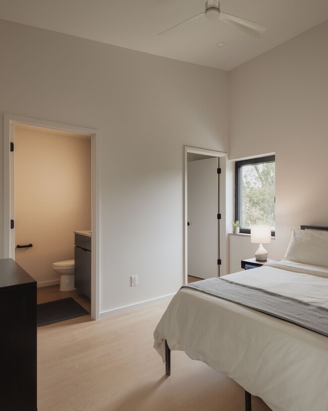 Foto del edificio - 796 Stewart Ave