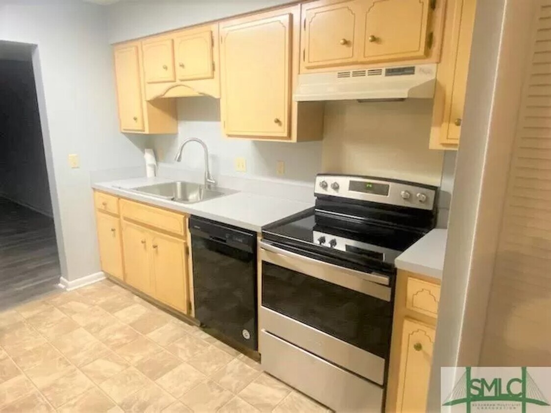 Foto del edificio - 912 Pineland Ave