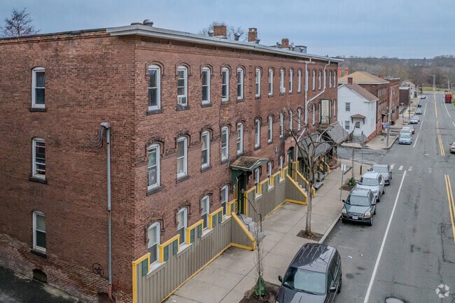Exterior - Lyman Street Apartments