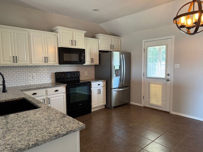 Building Photo - Adorable 3 Bedroom, 2 Bathroom Home for Rent!