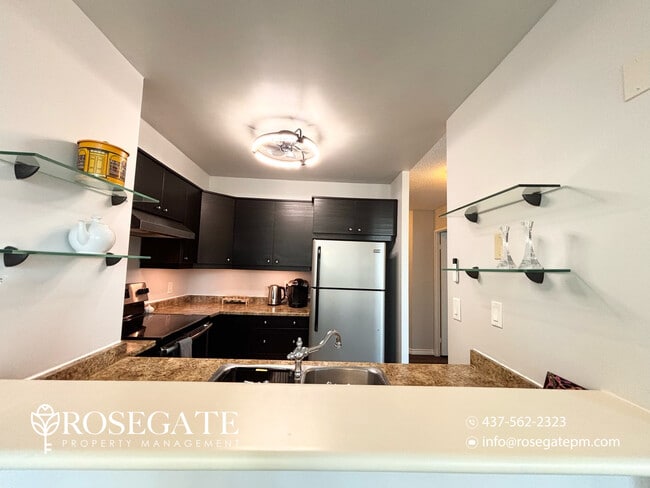 Building Photo - All-Inclusive 2-Bedroom Condo with Parking, Locker & Internet – Pet Friendly – Barrie