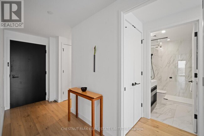 Photo du bâtiment - 505 Richmond St W