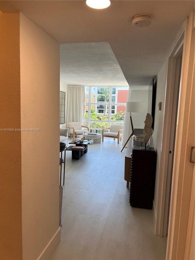 Foto principal - 210 172nd St