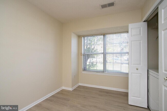 Building Photo - 6019 Bobcat Ct