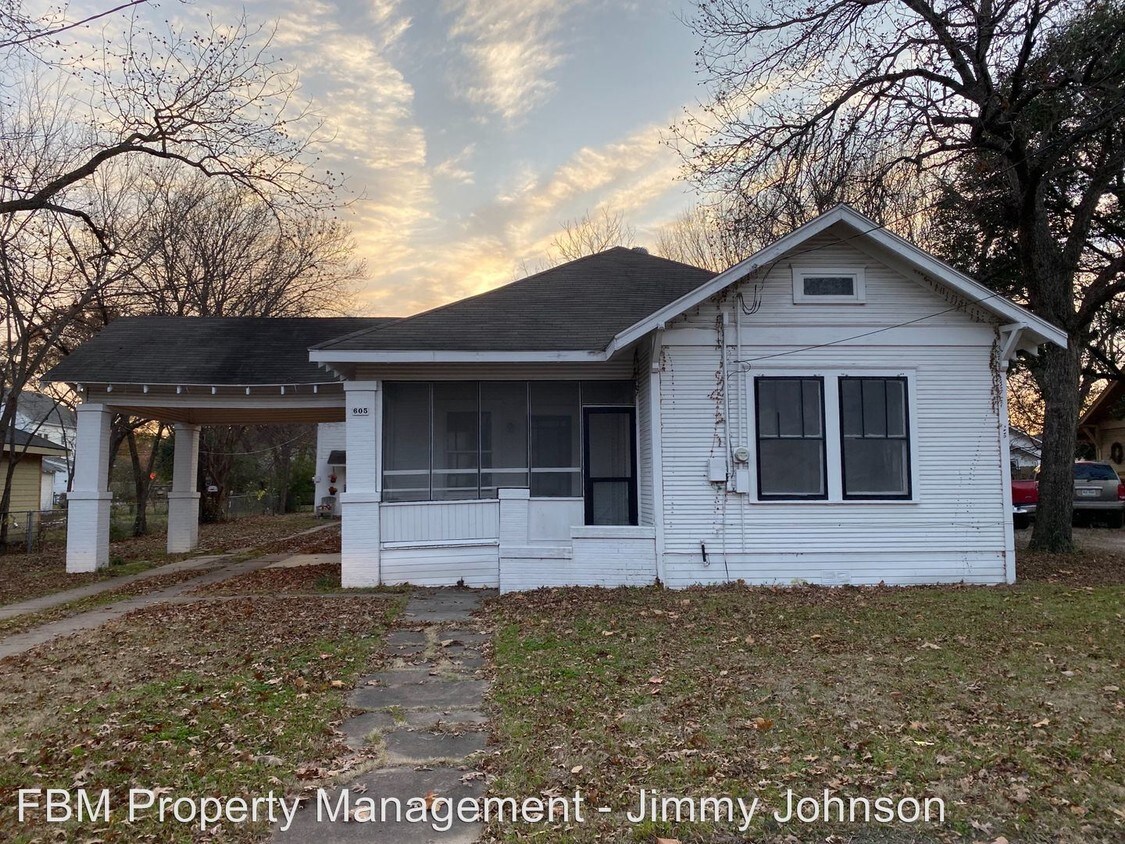 Primary Photo - 605 N McKinney St