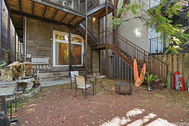 Foto del edificio - 1228 N Noble St