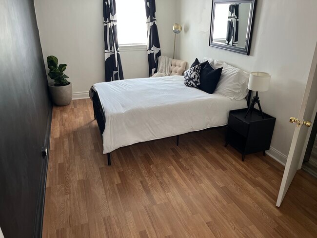 Foto del edificio - 1416 E 52nd St