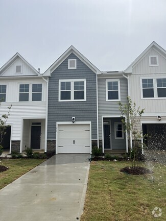 Building Photo - 232 Paramount Dr