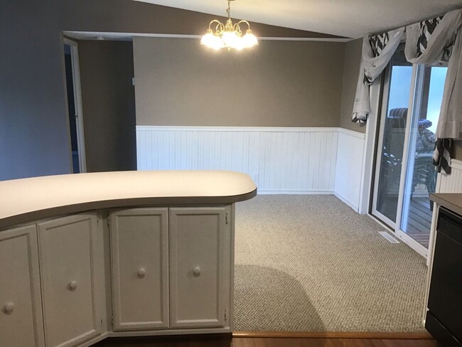 Building Photo - 3 Bedroom 1 3/4 Bath Home near Lake Milton...
