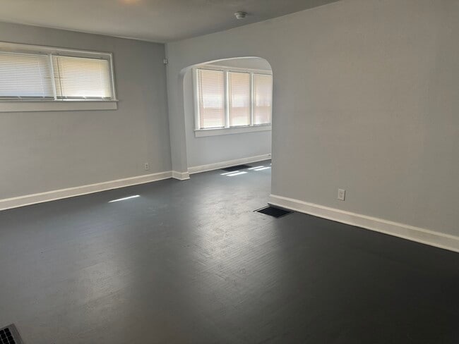 Foto del edificio - 948 N Bradley Ave