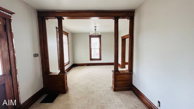 Building Photo - 4 br, 2 bath House - 114 8th Ave SE