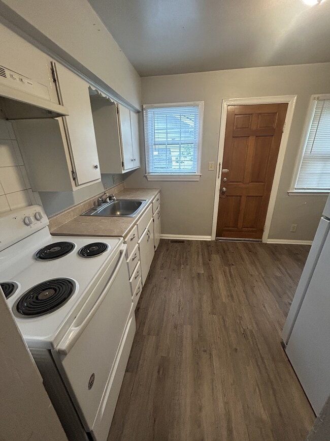 Building Photo - 4256 Crittenden Ave