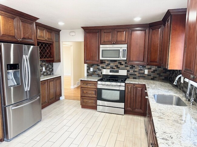 Building Photo - Dublin 3 bd/2 ba., 2 year lease, pool, Gre...