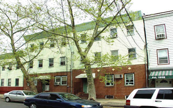 Building Photo - 192 Jefferson St