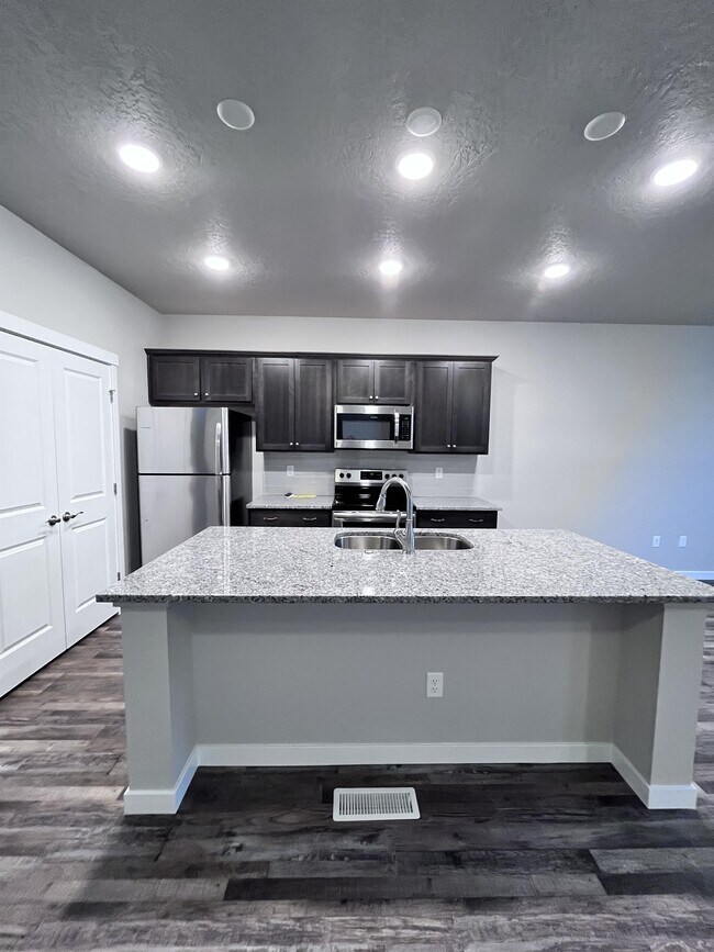 Building Photo - 4743 W Santa Fe Ln