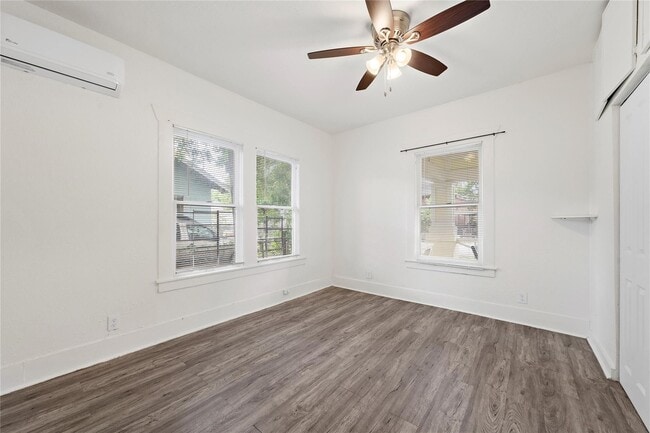 Foto del edificio - 1109 Gargan St