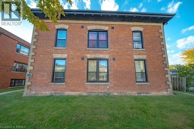 Building Photo - 7-11 SHERIDAN Street Unit# 7-6
