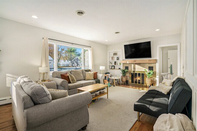 Foto del edificio - 204 E Spring St