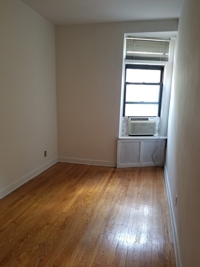 Habitación - 143 W 74th St