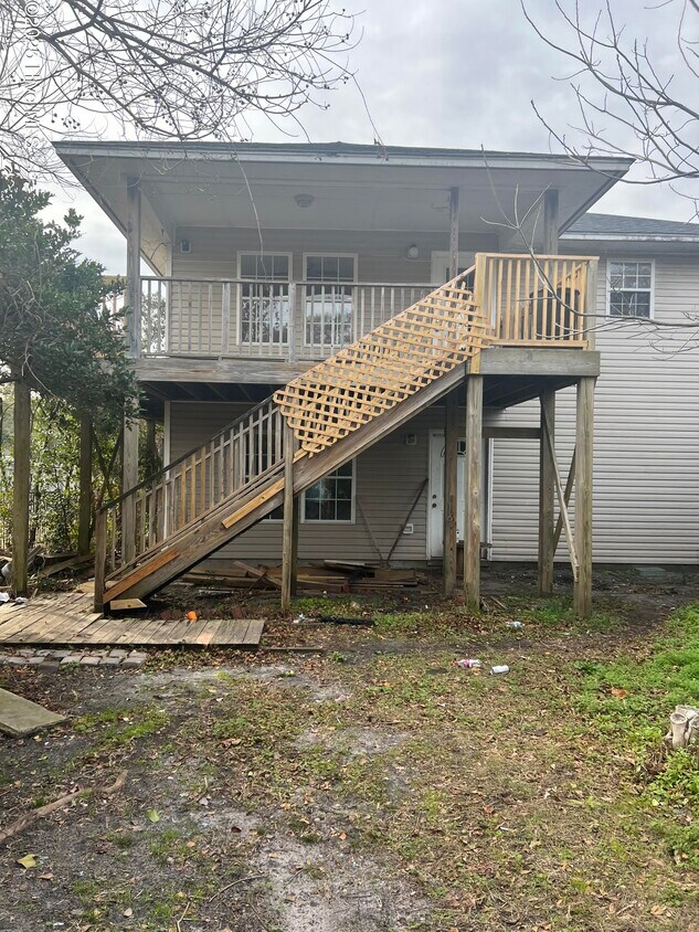 Primary Photo - 106 Hawthorne Dr