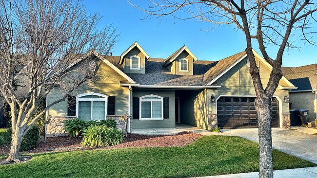 Building Photo - 3340 W Sady Ct
