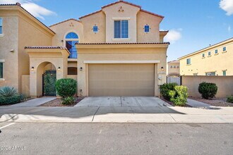 Building Photo - 1367 S Country Club Dr