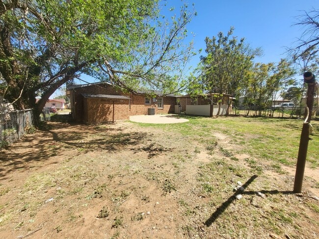 Building Photo - 3789 Sunset Ave