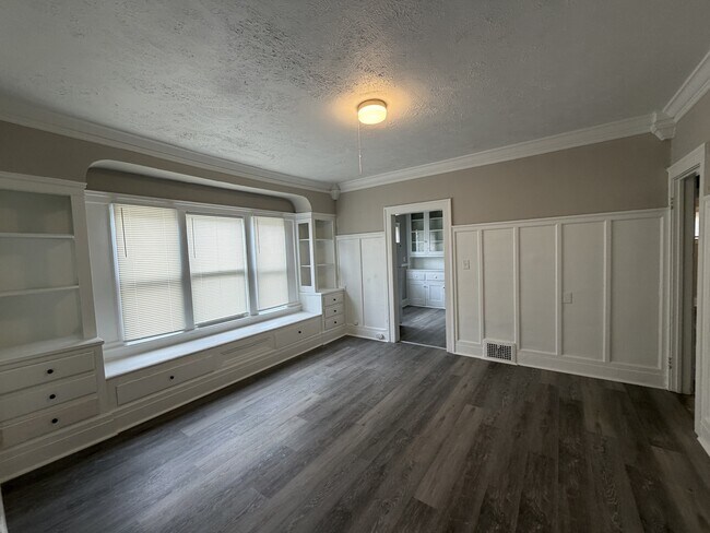 Building Photo - 3346 E 134th St