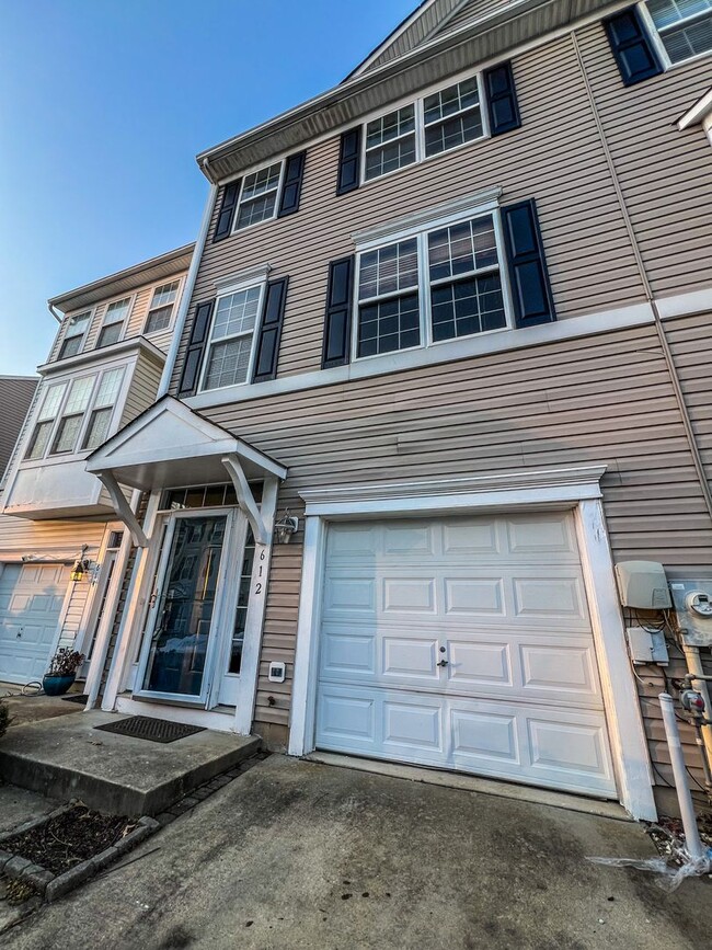 Foto del edificio - Townhome in Piney Orchard