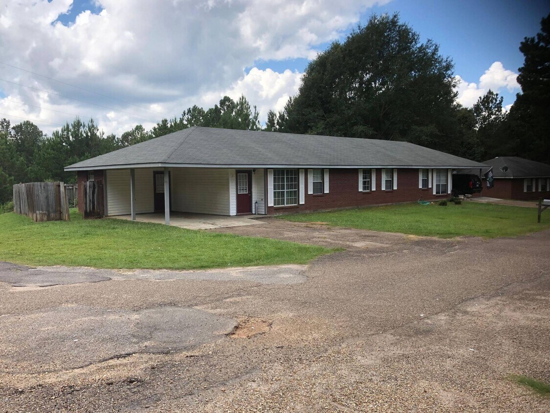 Primary Photo - 109 Presley Dr
