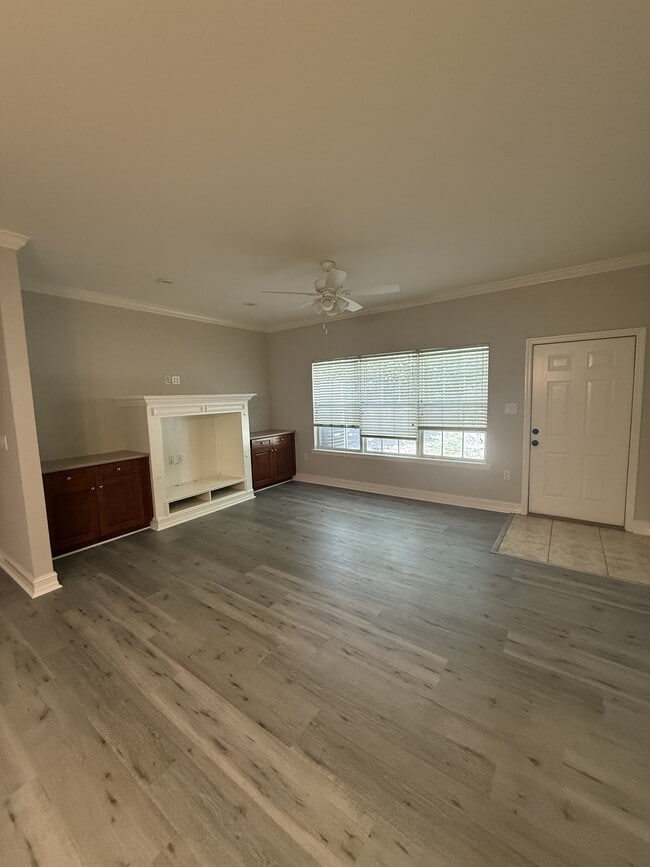 Building Photo - 1529 Crescent Hills Dr