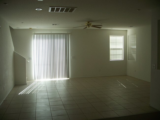 Building Photo - 315 Kensington Palace Ave