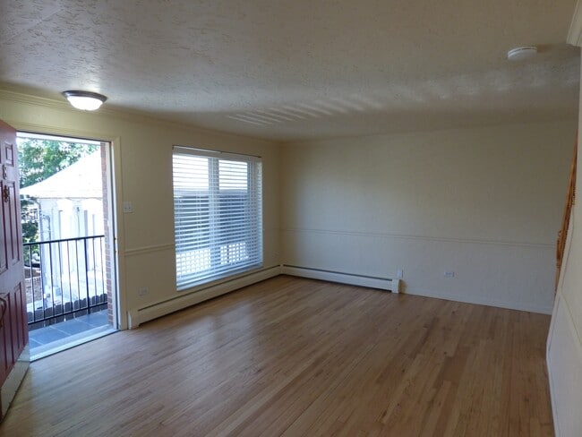 Building Photo - CHEESMAN PARK! TWO STORY CONDO! ADDITIONAL...
