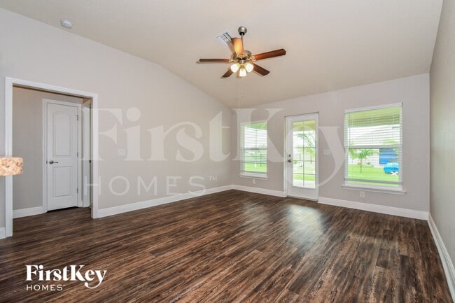 Building Photo - 2716 NW 3rd Ave