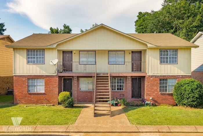Foto principal - 632 33rd St E
