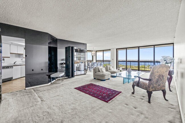 Foto del edificio - 1900 Consulate Pl