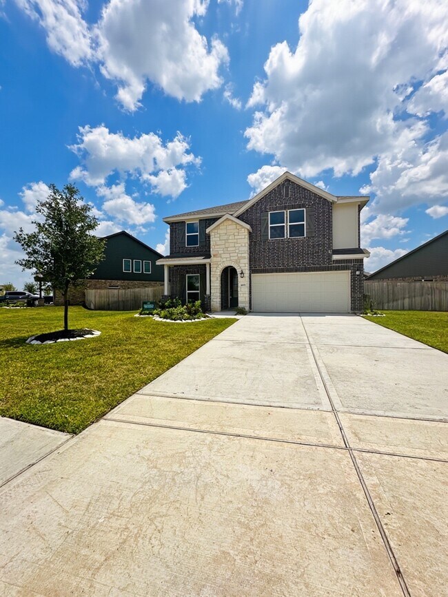 Building Photo - 26915 Nightingale Songs Dr